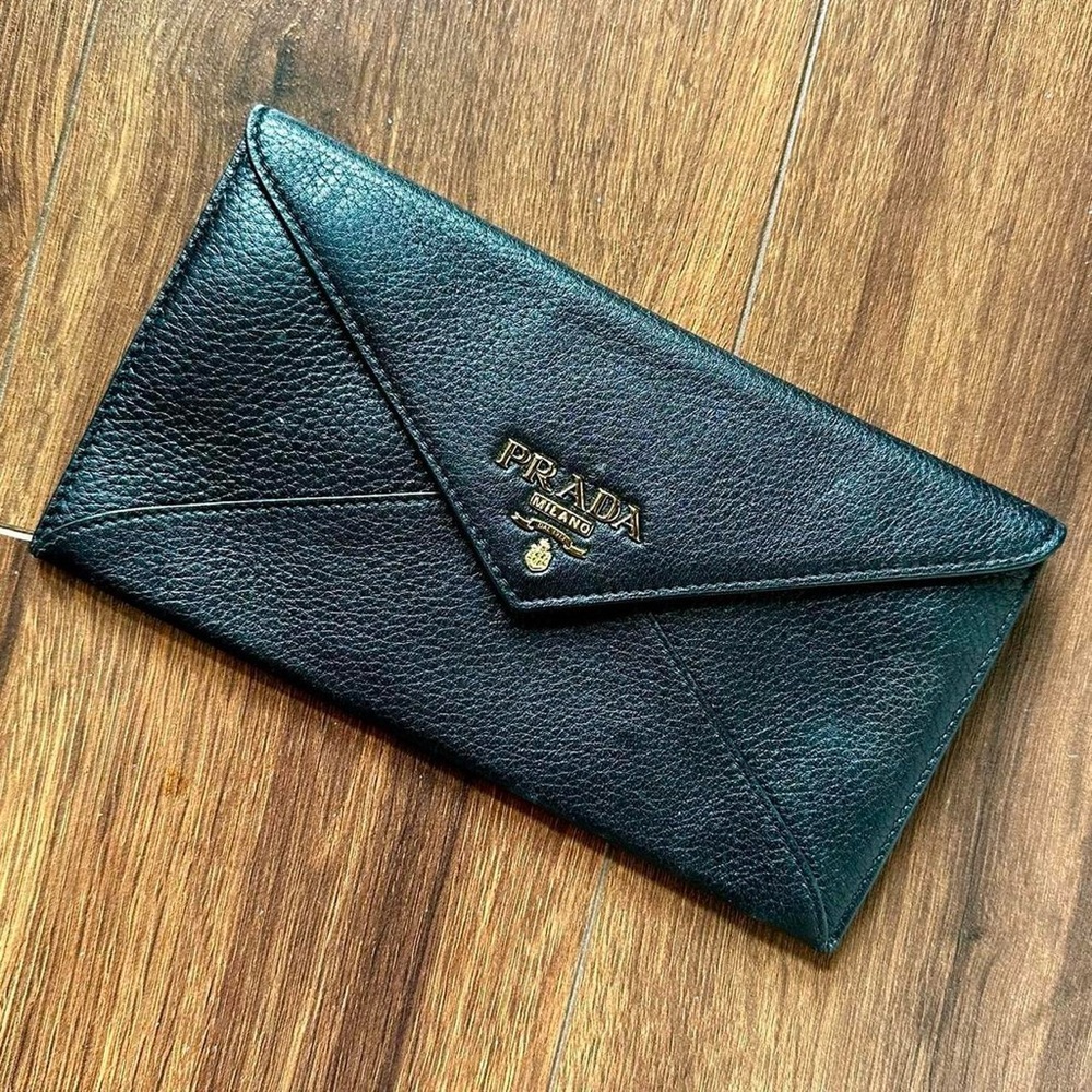 Authentic Prada 1MF175 Nero (Black) Vitello Grain Leather Envelope Wallet